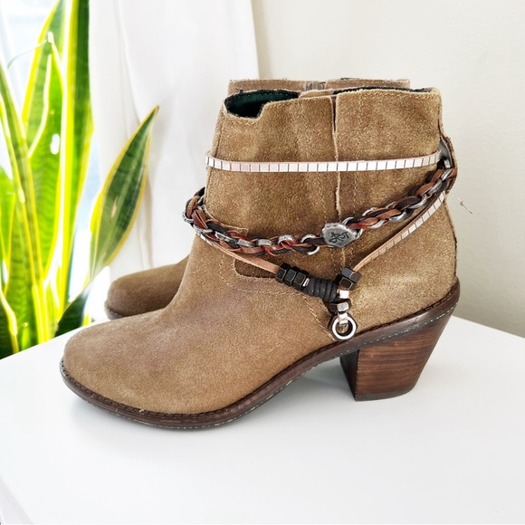 OTBT Shoes - OTBT Belfair Tan Leather Zip Up Embellished Ankle Boots Size 6